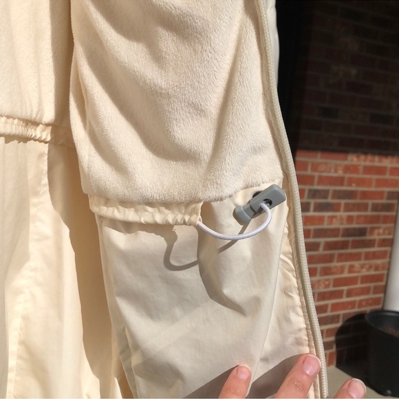 Mountain Hardwear Down Coat - Picture 7 of 8